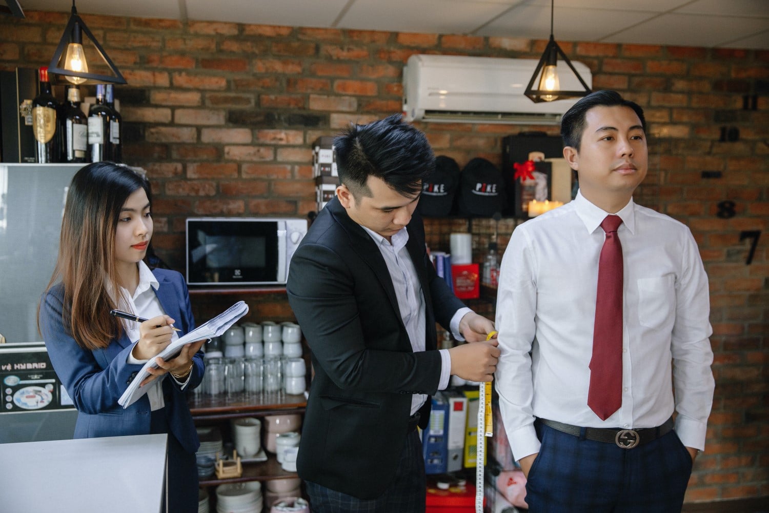 Trải nghiệm tuyệt vời với dịch vụ đo may tận nơi của Mon Amie